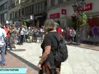 Aiko peut montre son nu voluptueux corps sur publique des rues - nudecams.xyz