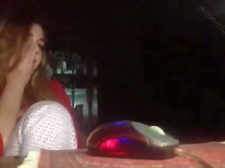 [periscope] δυο κορίτσια παιχνίδι εμπρός σπέρμα