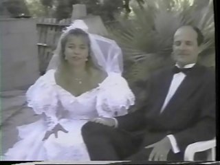 Francesa nena consigue follada mientras vistiendo un blanca boda vestido