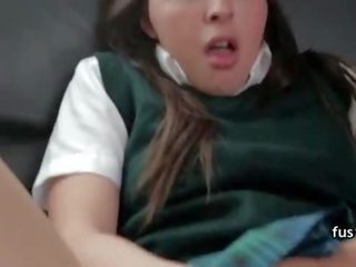 Erotic adolescenta miere testiculelor apoi fucks ei pasarica la acasă